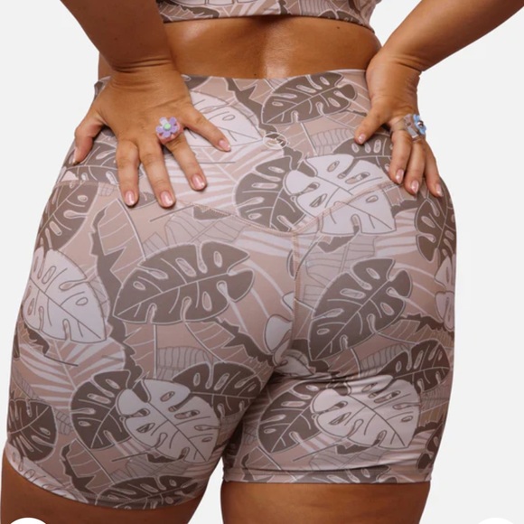 INFINITY BIKE SHORT - Picture 3 of 9